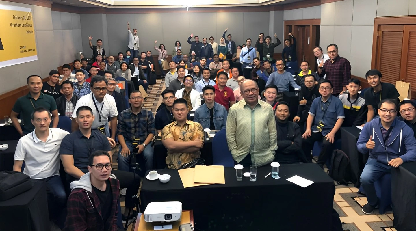 Joeliardi Sunendar memberikan seminar di depan peserta JS Portfolio